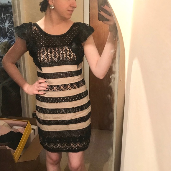 HP🎉Renata dress - Picture 4 of 6